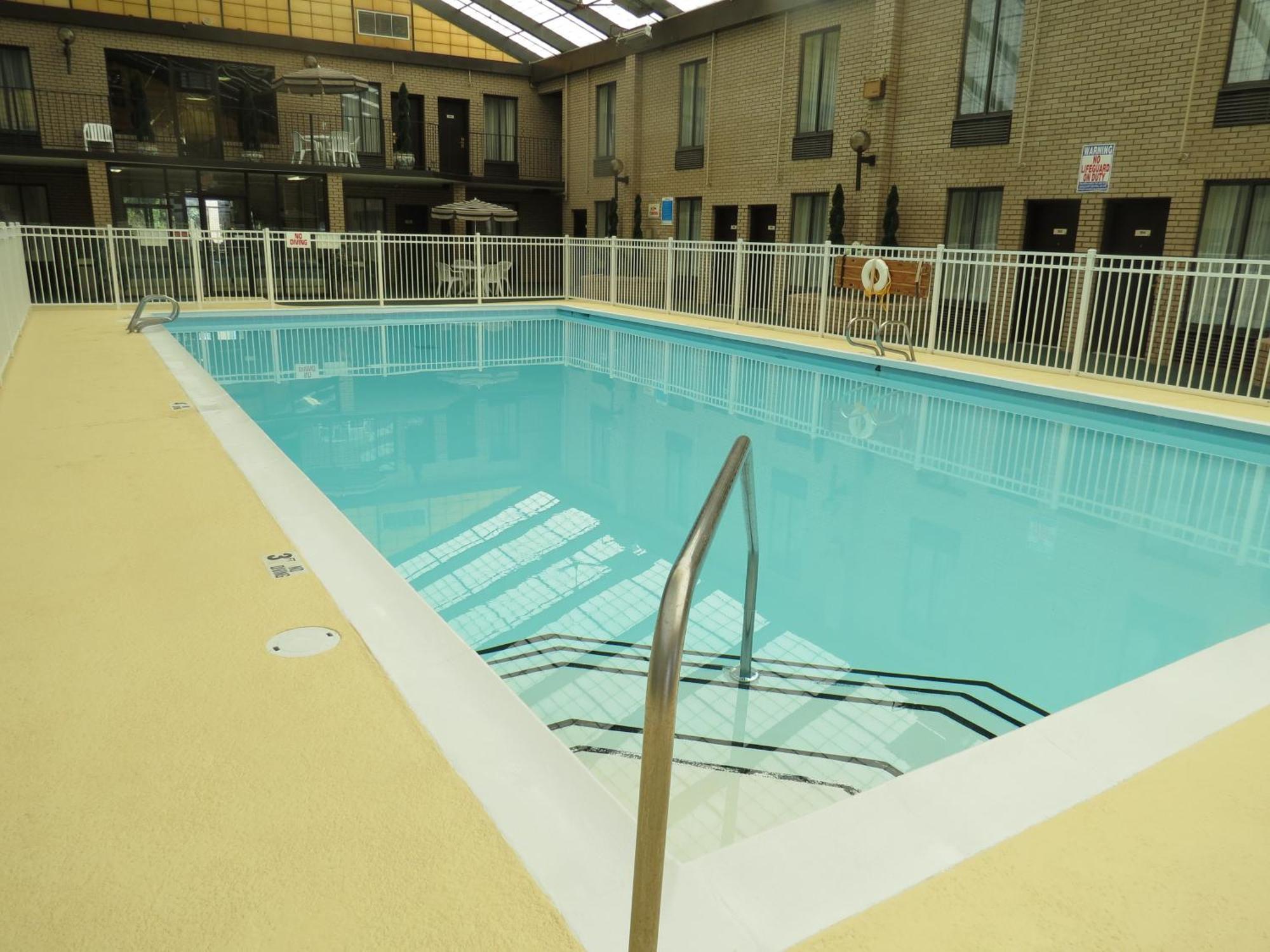 Gold Vault Inn Radcliff المظهر الخارجي الصورة